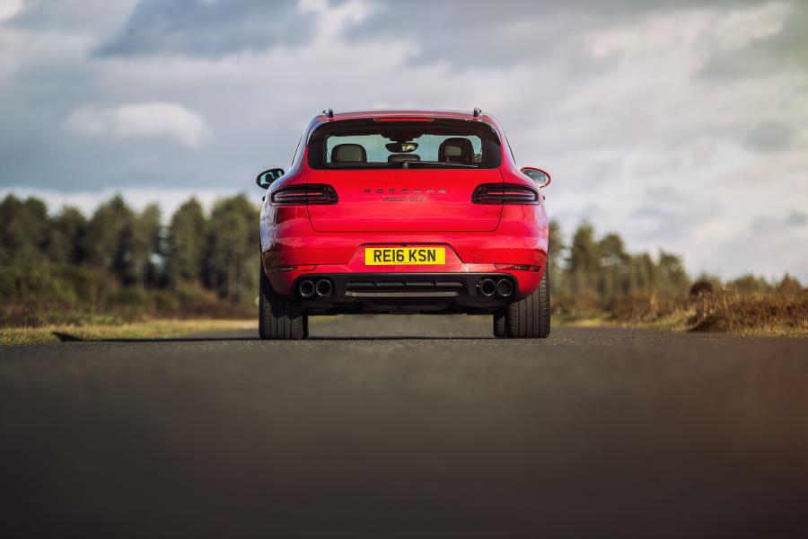  Porsche Macan GTS 2016 года  (UK) (фото 27 из 30)